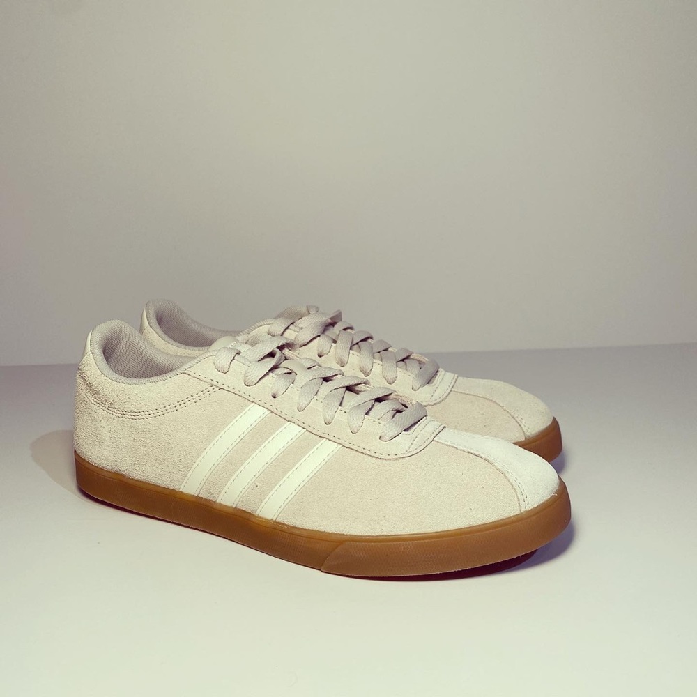 Adidas Sneakers
